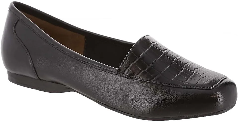 ARRAY Women’s Freedom Leather Slip-On Dress Flat