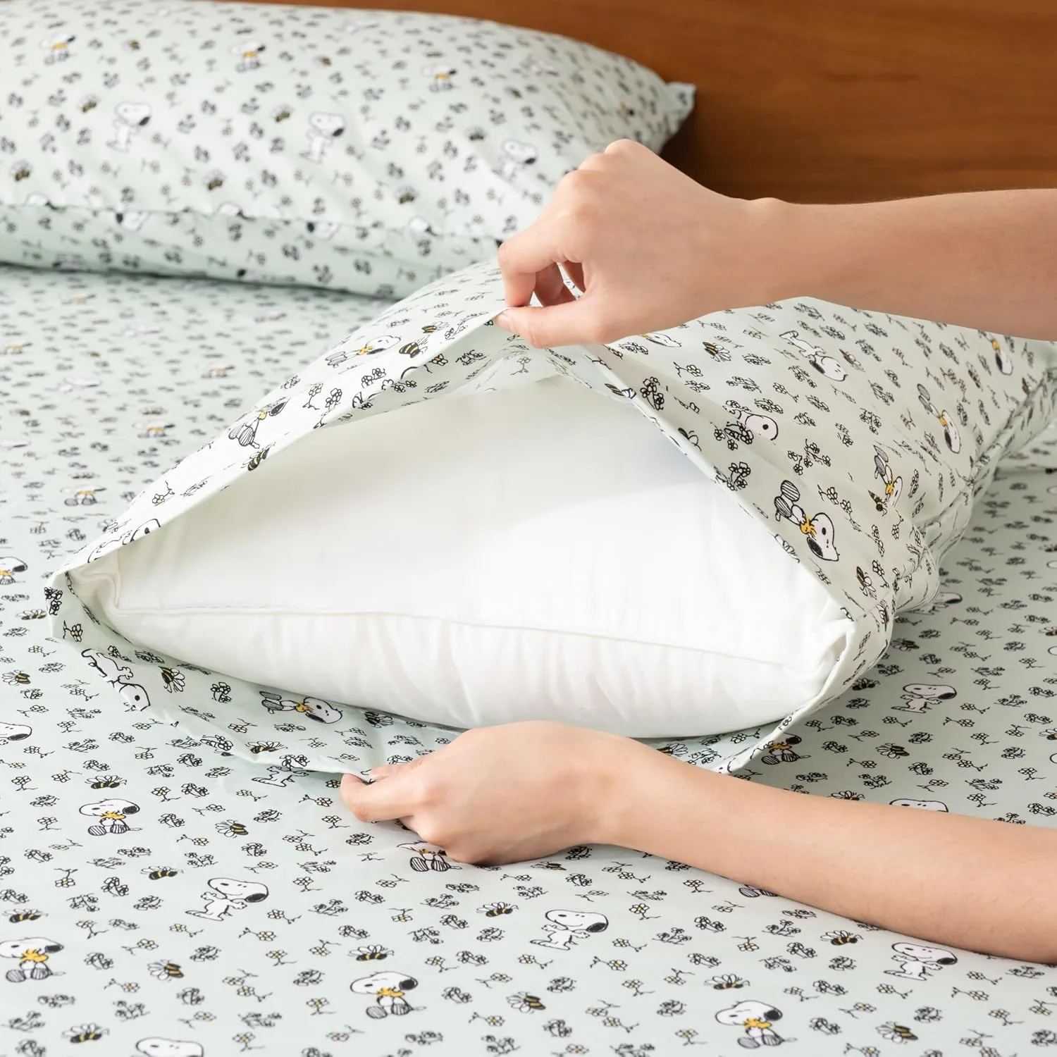 Berkshire Blanket Peanuts® Kids Sheet Set Full Size - 4 Pieces,Cute Character Snoopy Printed Soft Microfiber Bed Sheets,Mini Snoopy & Woodstock New Flower and Bees Sage