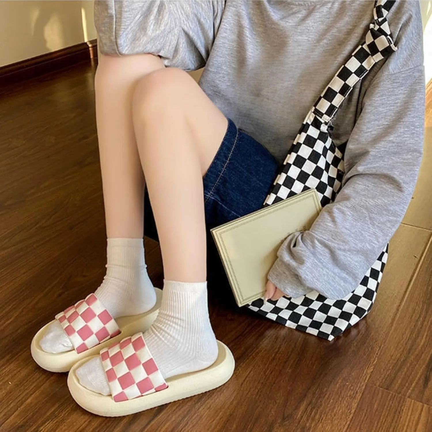 Checkered House Slippers for Women Men Summer Shower Shoes Trendy Comfortable Casual Indoor Home Slipper with Thick Soled Checkerboard Outdoor Beach Slides Non Slip