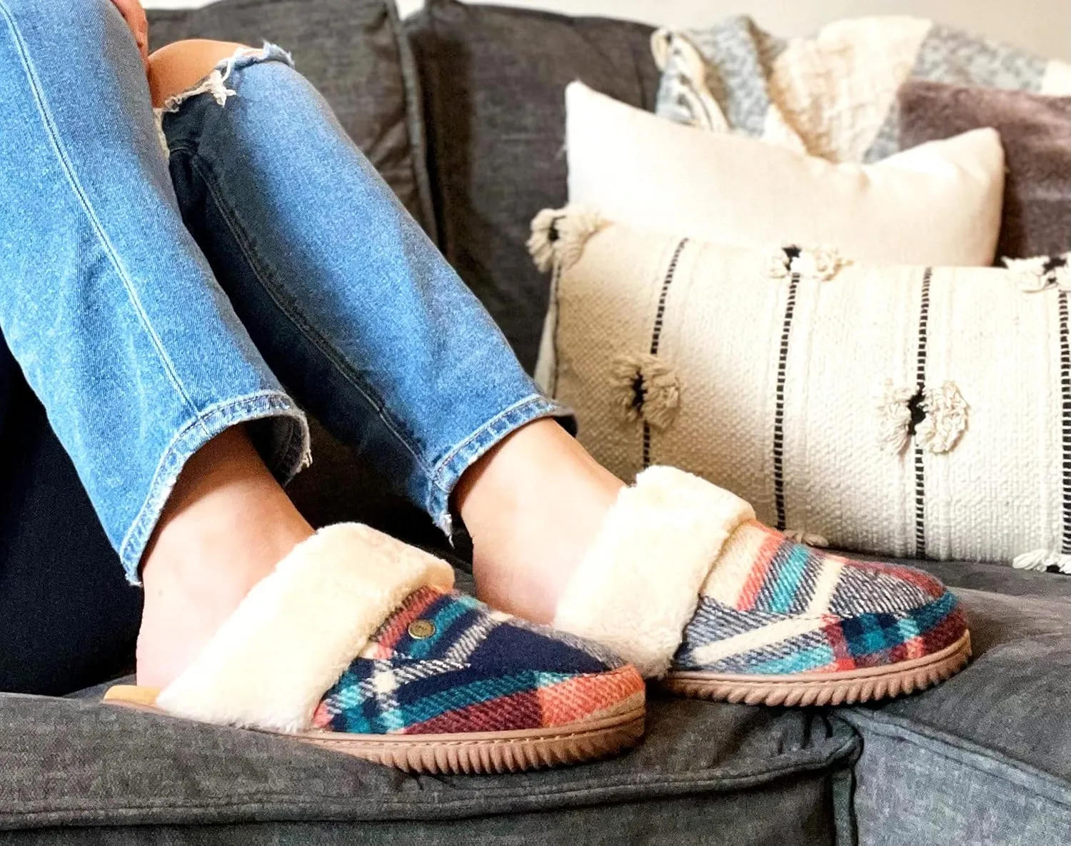 Dearfoams Women's Geneva Closed Toe Scuff Slipper