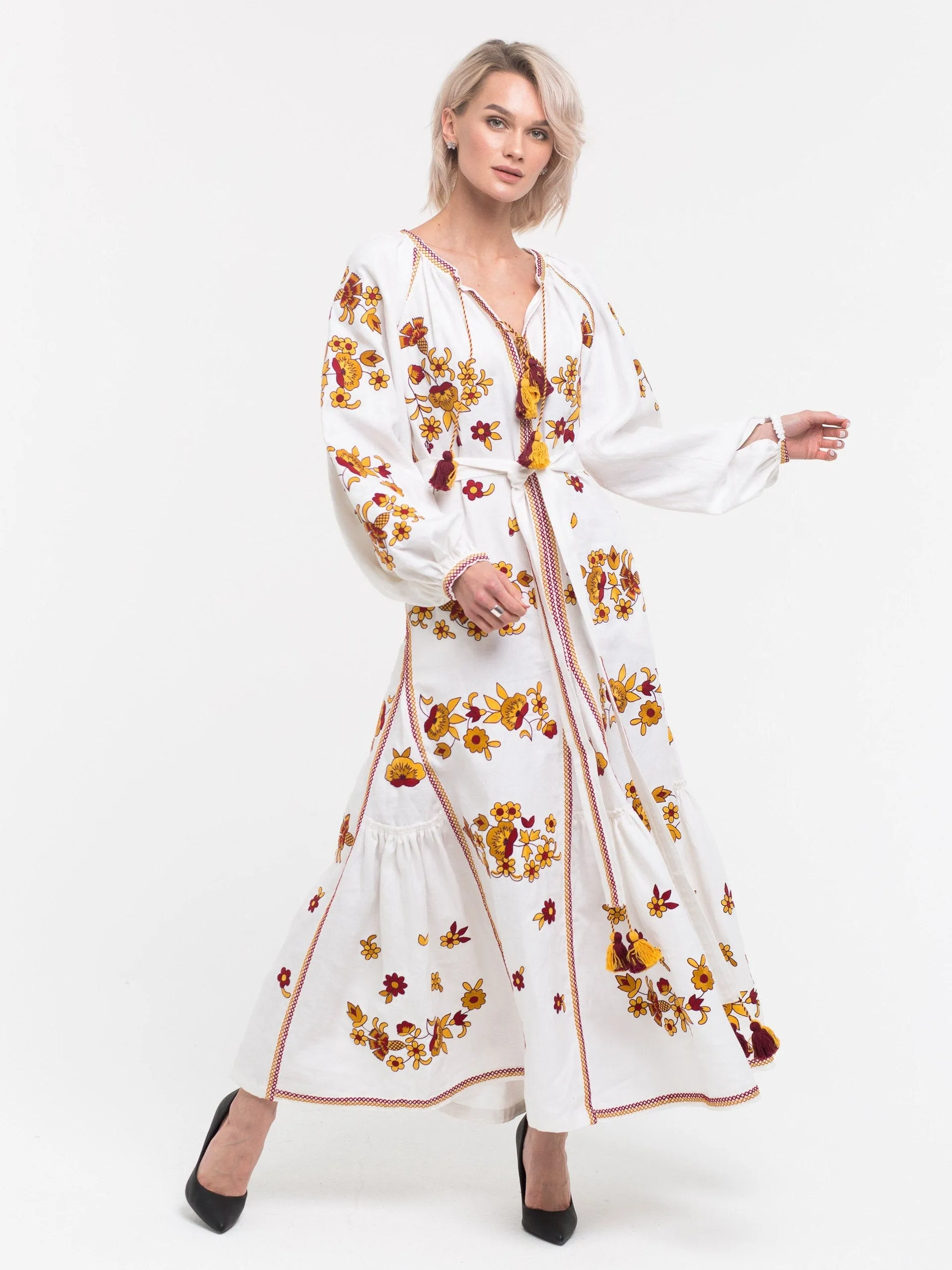 Fashion floral embroidered dress Ukrainian wedding robe