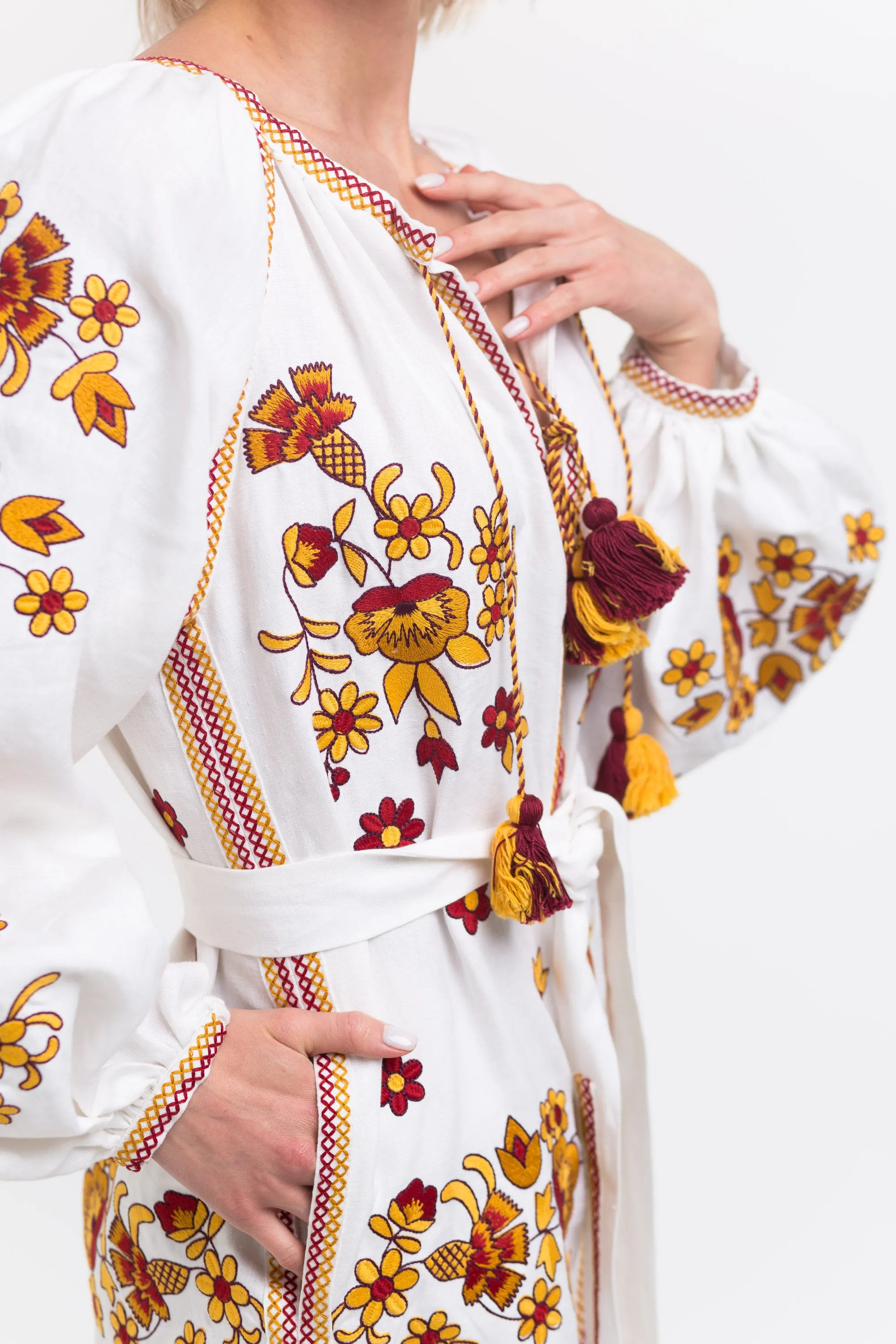 Fashion floral embroidered dress Ukrainian wedding robe