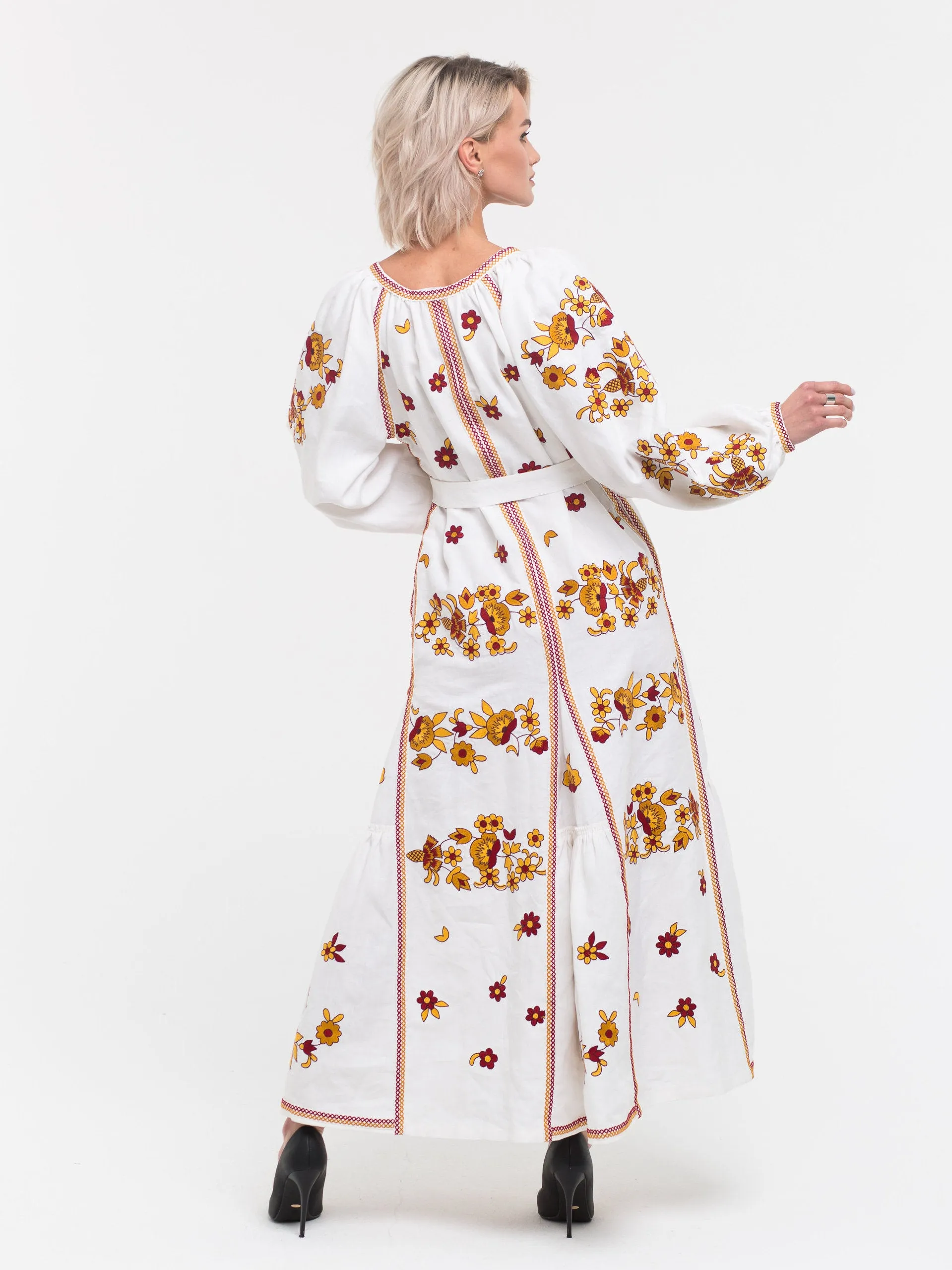 Fashion floral embroidered dress Ukrainian wedding robe