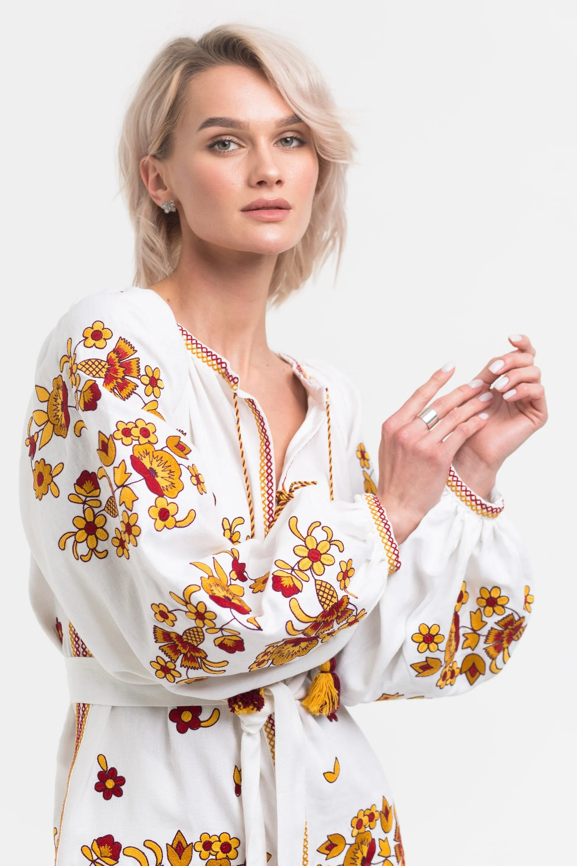 Fashion floral embroidered dress Ukrainian wedding robe