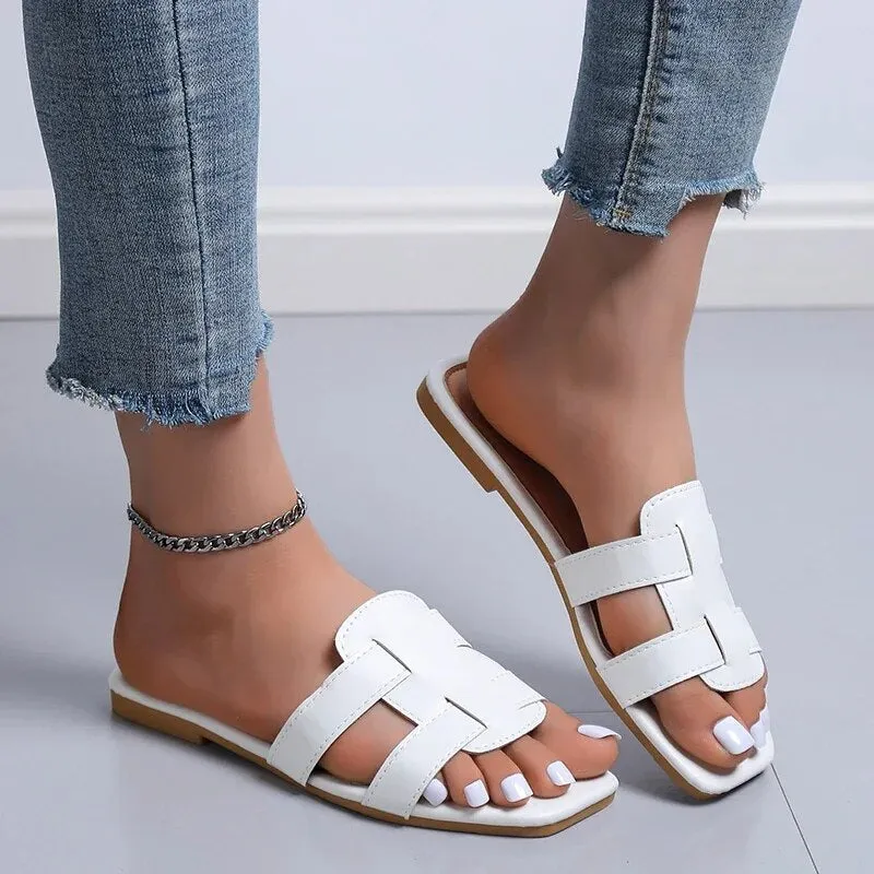 Flat sandals with soft soles for women