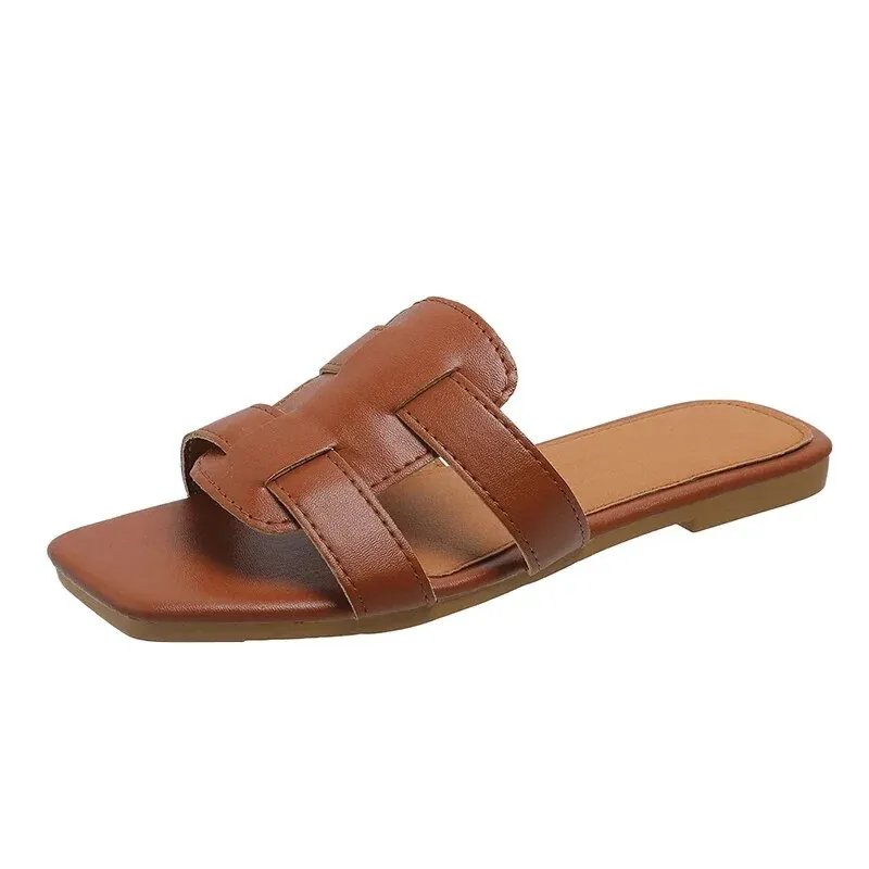 Flat sandals with soft soles for women