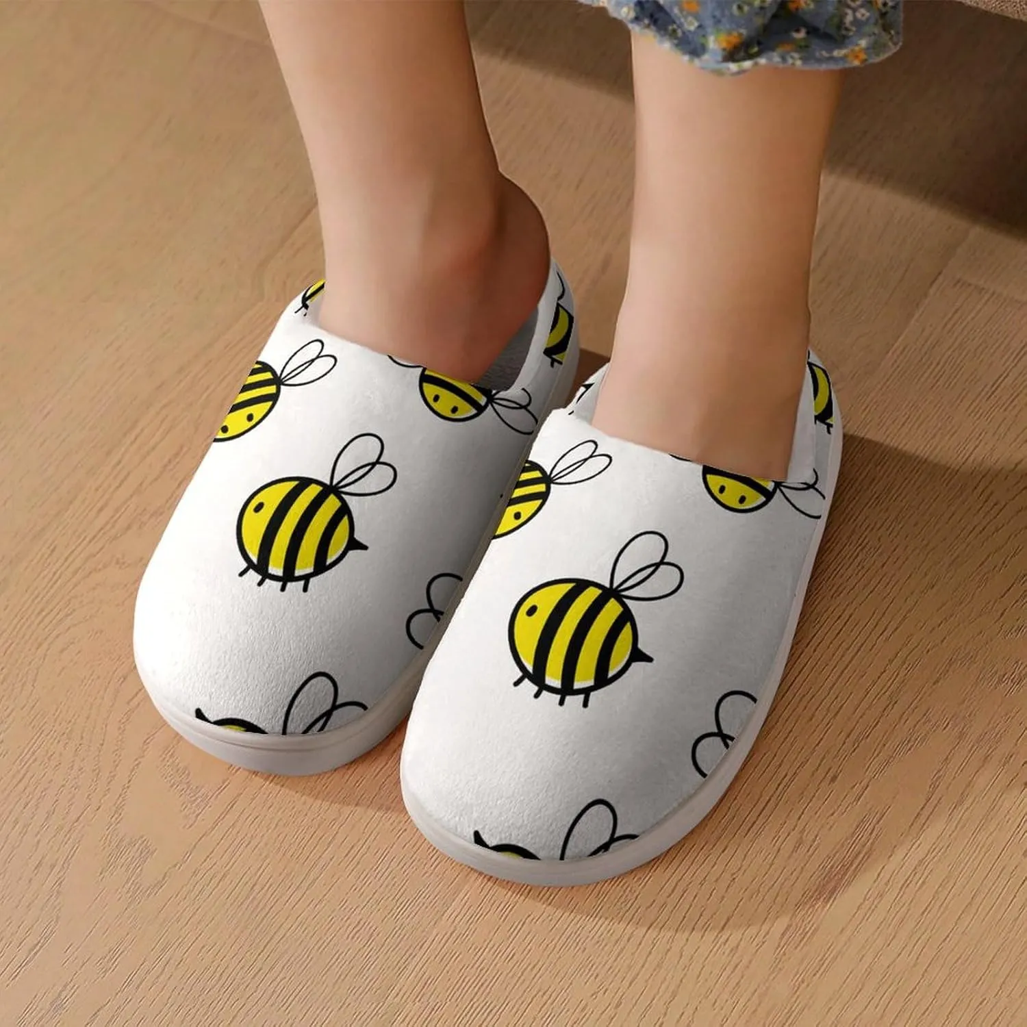 Flying Bumble Bees Boys Girls House Slippers with Microfleece Lining Cozy Household Shoes Non-slip for Kids