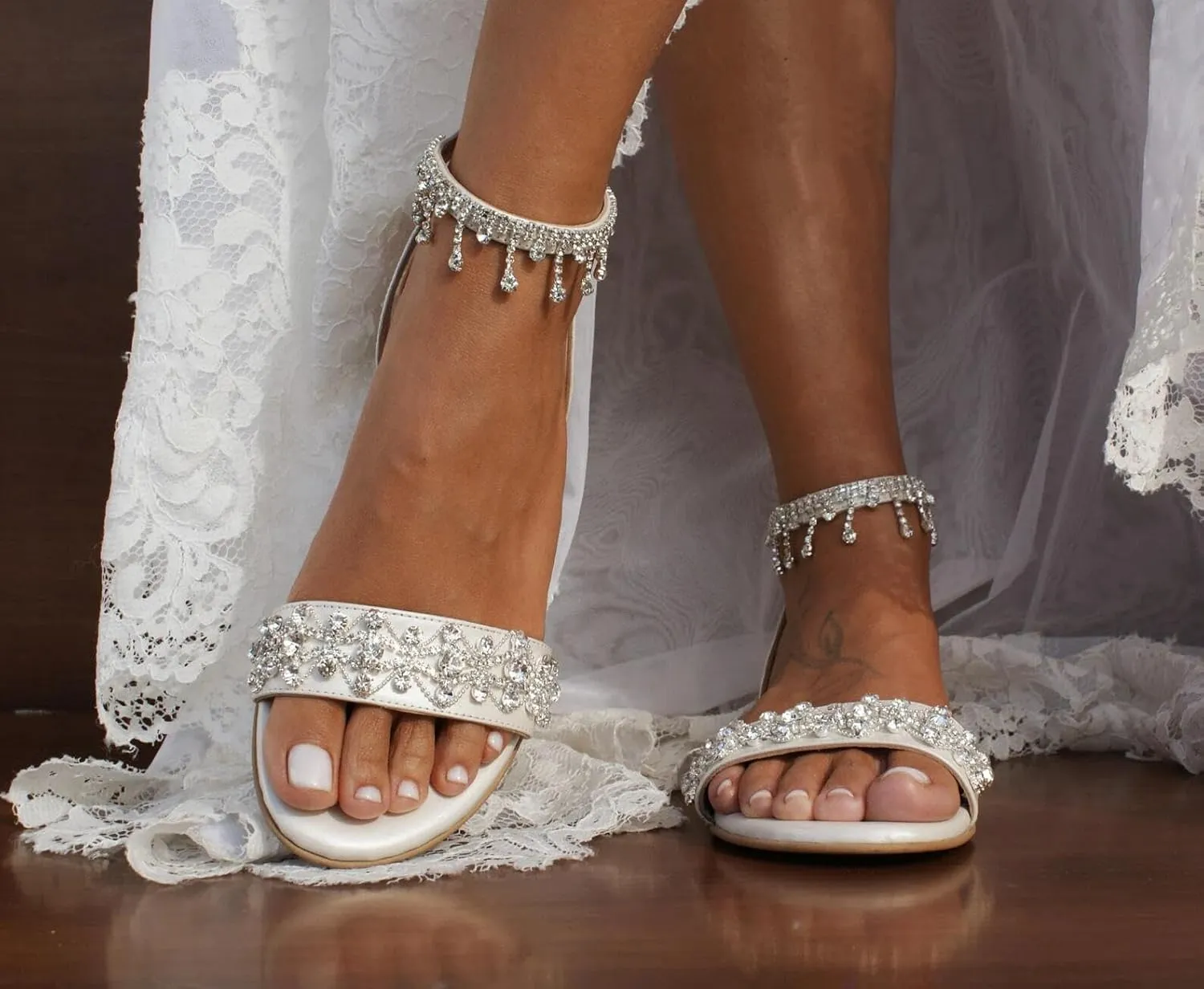 Hyinlays Women's Casual Dresssy Wedding Sandals for Bride Comfy Dress Summer Shoes Rhinestone Open Toe Flat Sandals for Summer Wedding