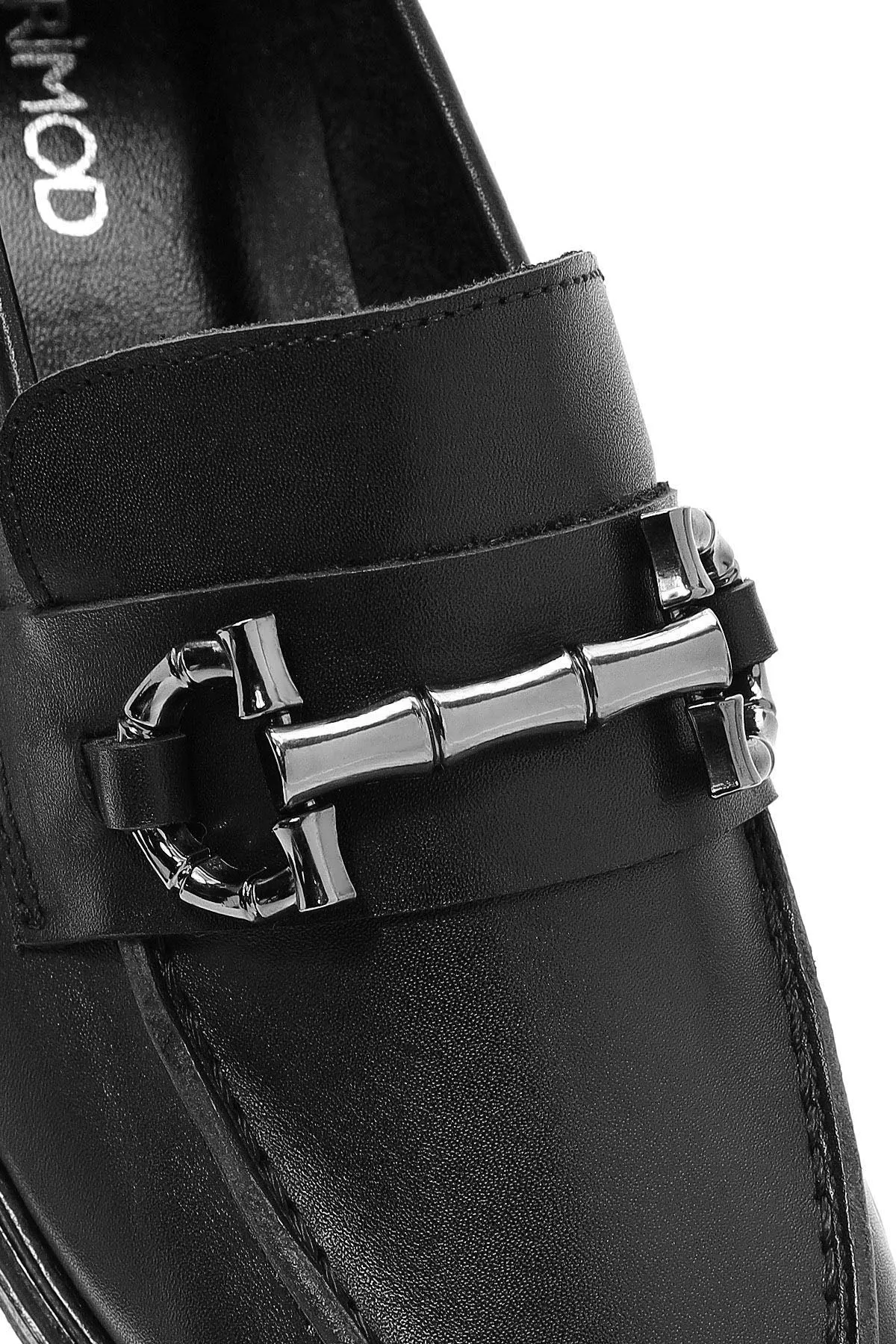 Kadın Siyah Toka Detaylı Deri Maskülen Loafer