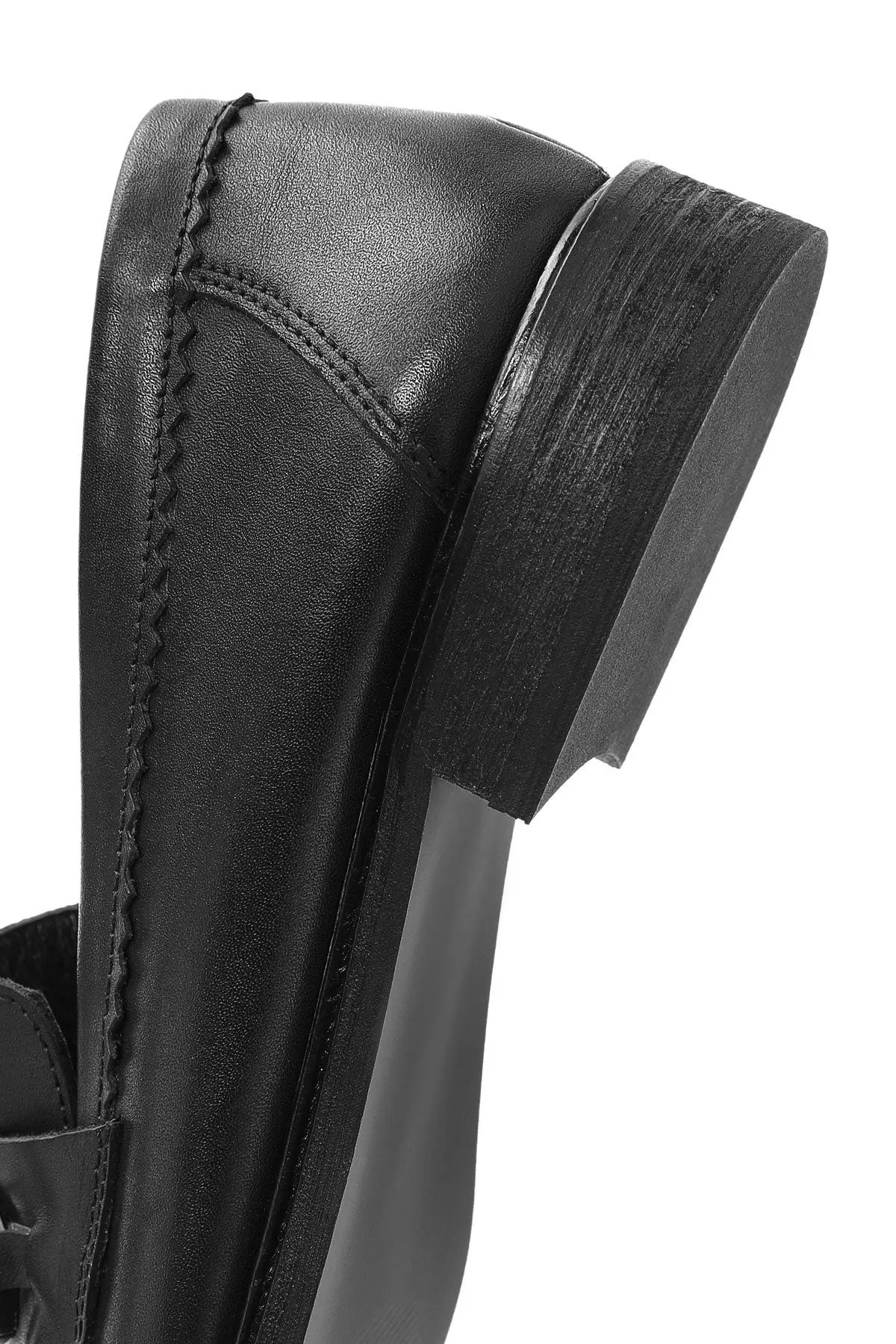 Kadın Siyah Toka Detaylı Deri Maskülen Loafer