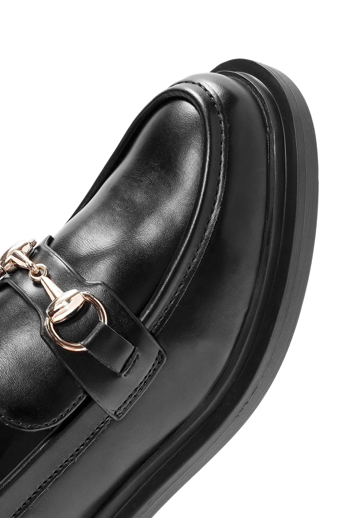 Kadın Siyah Toka Detaylı Maskülen Loafer