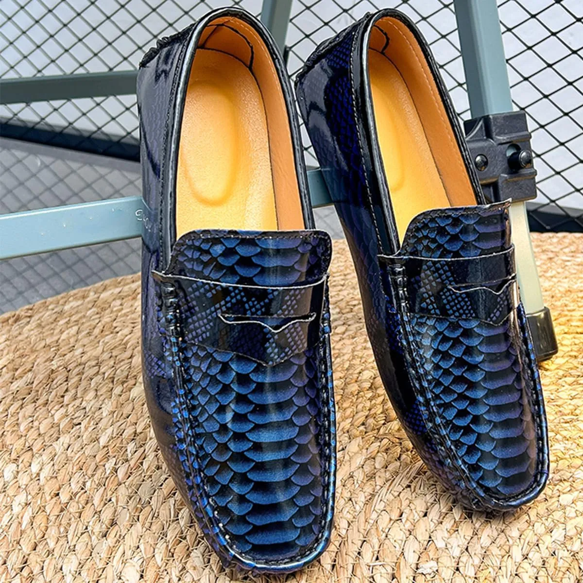 Men's Slip-On Flats Driving Loafers with Snake Print Outdoor Leather Shoes