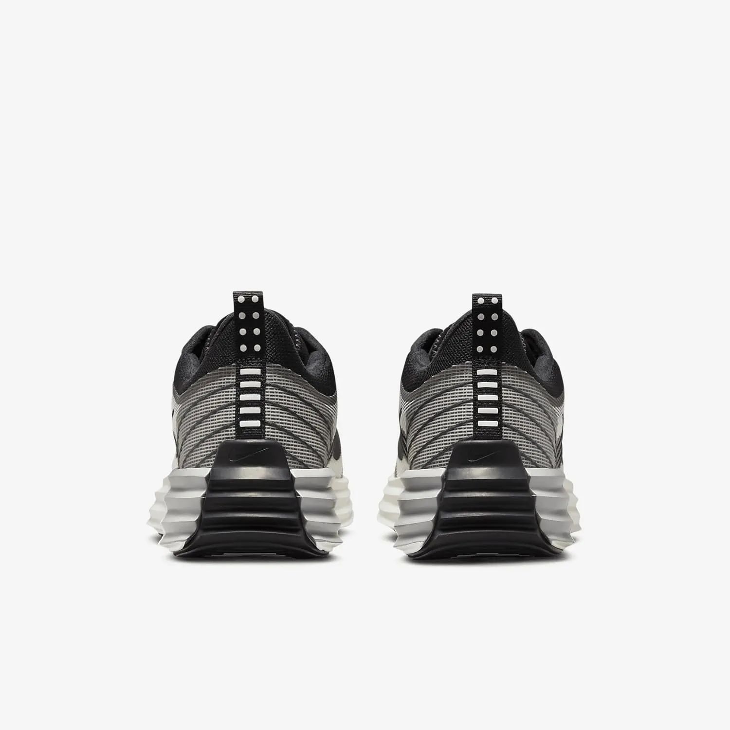 Nike Men's Lunar Roam Sneaker