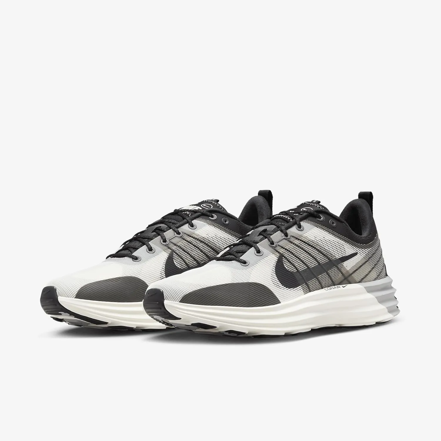 Nike Men's Lunar Roam Sneaker