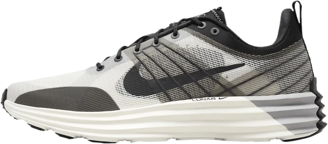 Nike Men's Lunar Roam Sneaker