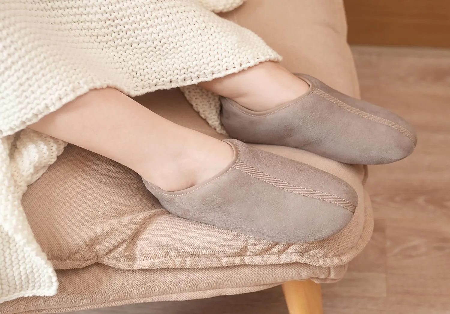 Parfeying Unisex Sheepskin House Slippers Shearling Soft Sole Slippers for Women and Men