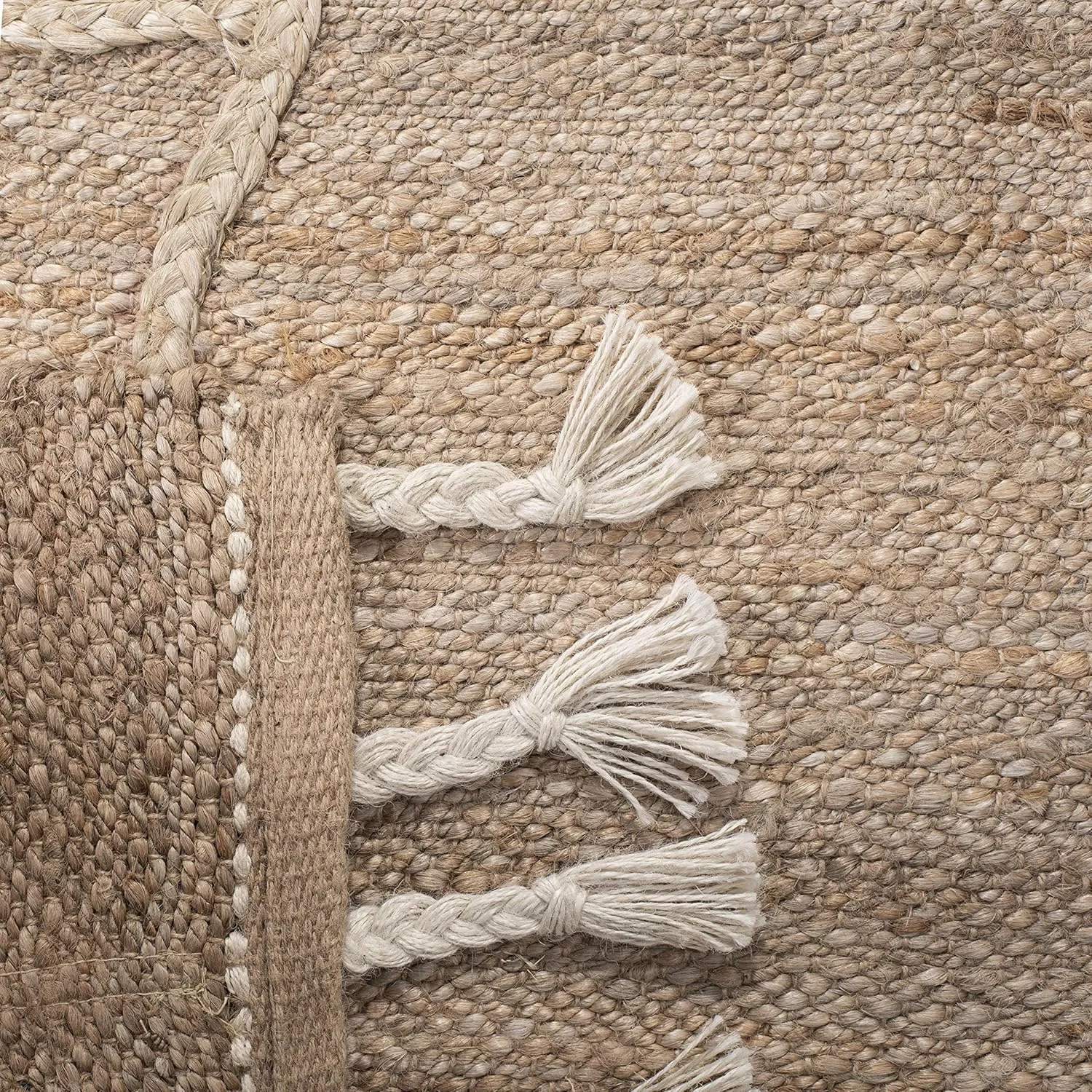 SAFAVIEH Natural Fiber Collection Accent Rug - 3' x 5', Natural, Handmade Farmhouse Rustic Braided Tassel Jute, Ideal for High Traffic Areas in Entryway, Living Room, Bedroom (NF105B)