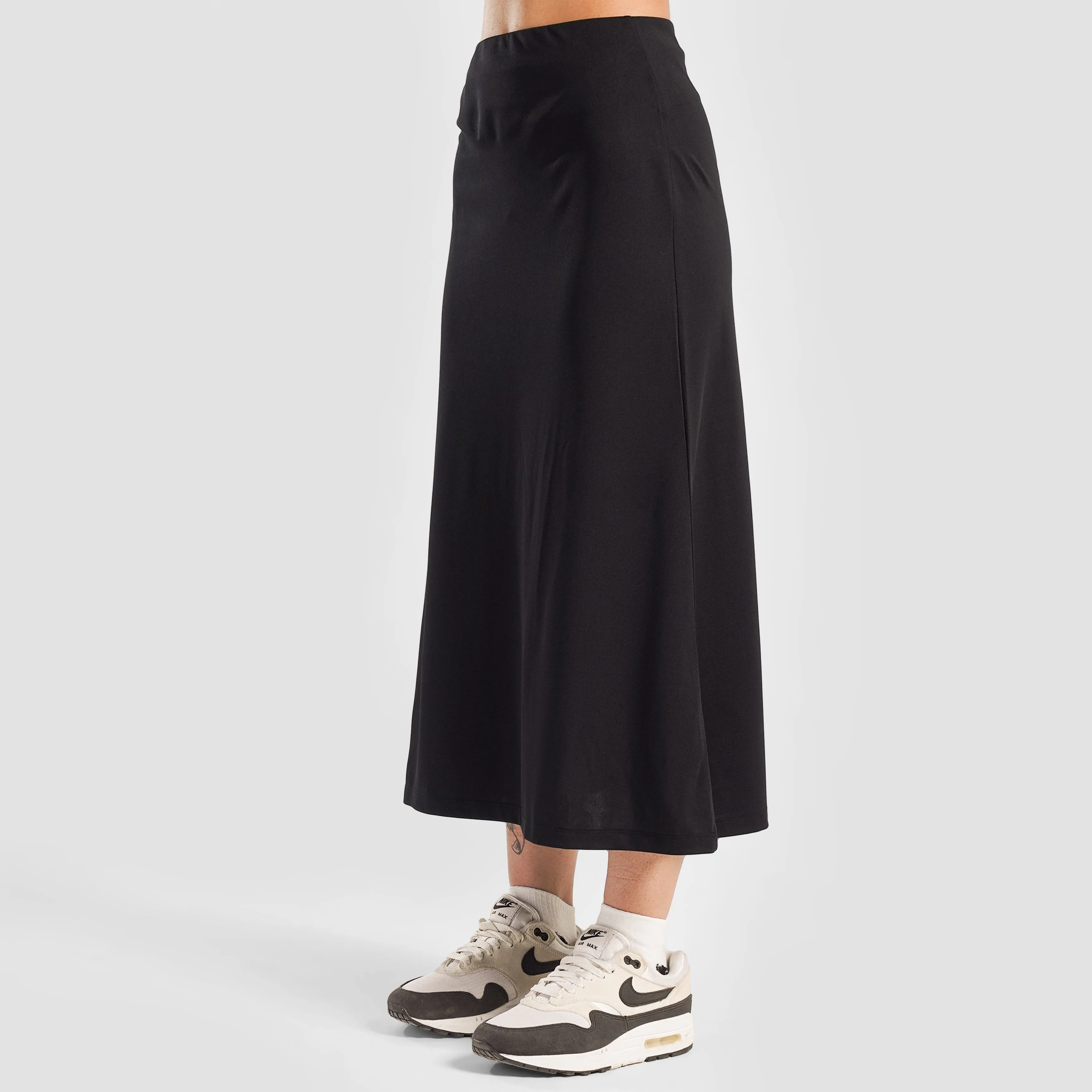 Sleek Slip Skirt (Black)