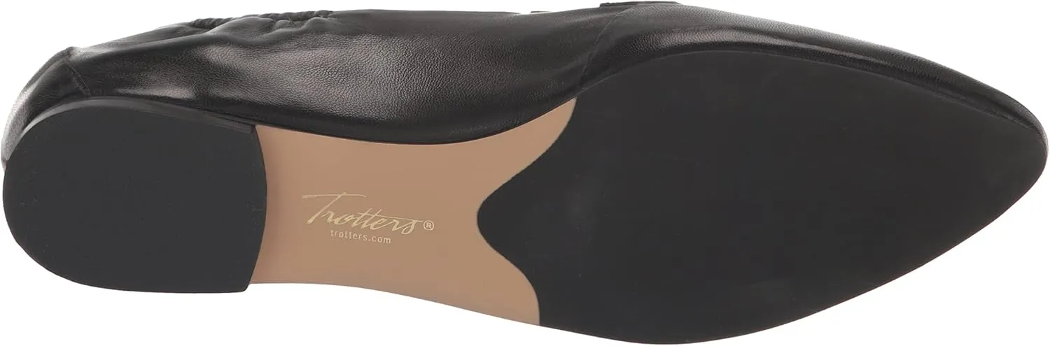 Trotters Women's Emotion Loafer Flat
