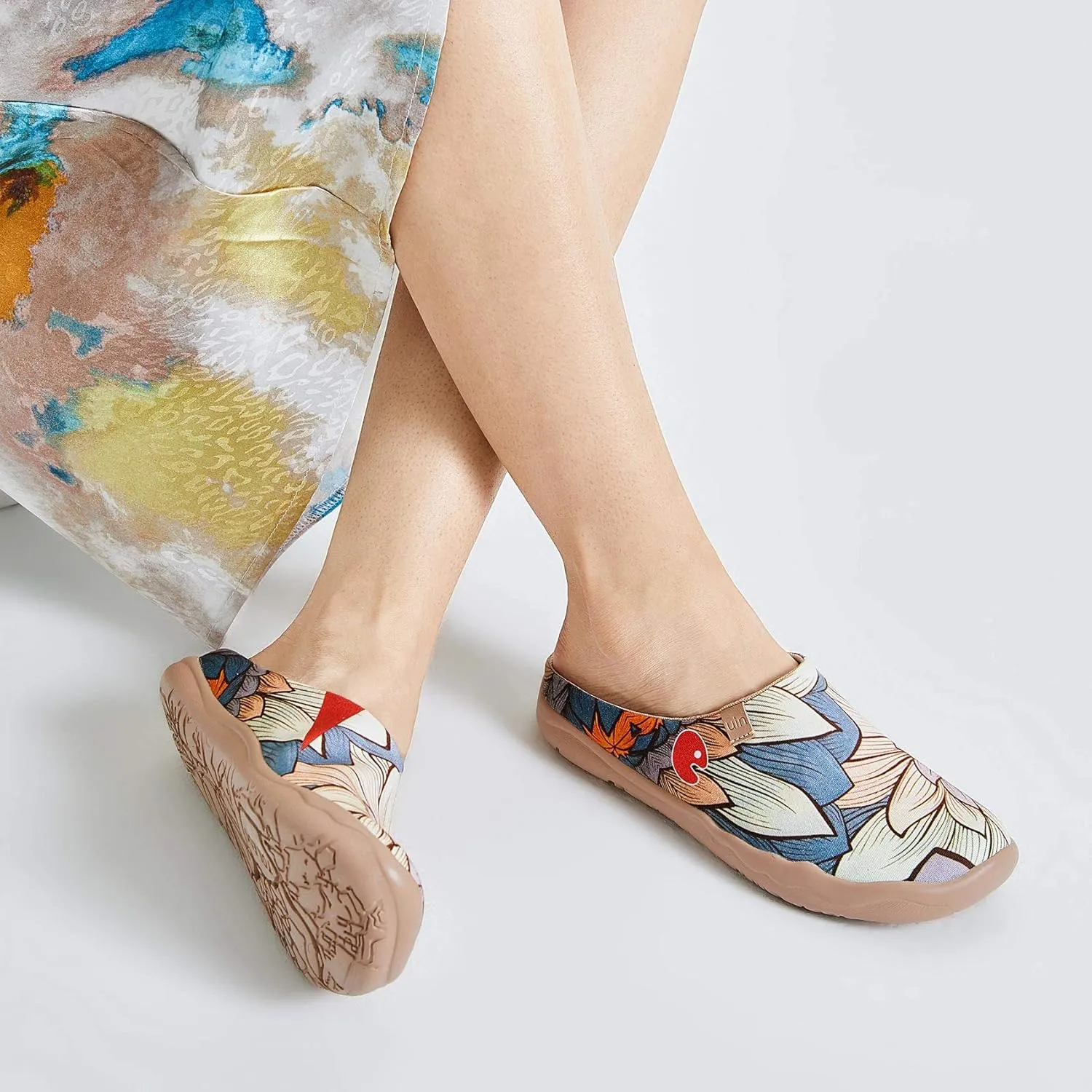 UIN Women's Slip On Mules Comfortable Flat Lightweight Wide Toe Clog Casual Art Painted Travel Shoes Malaga Series