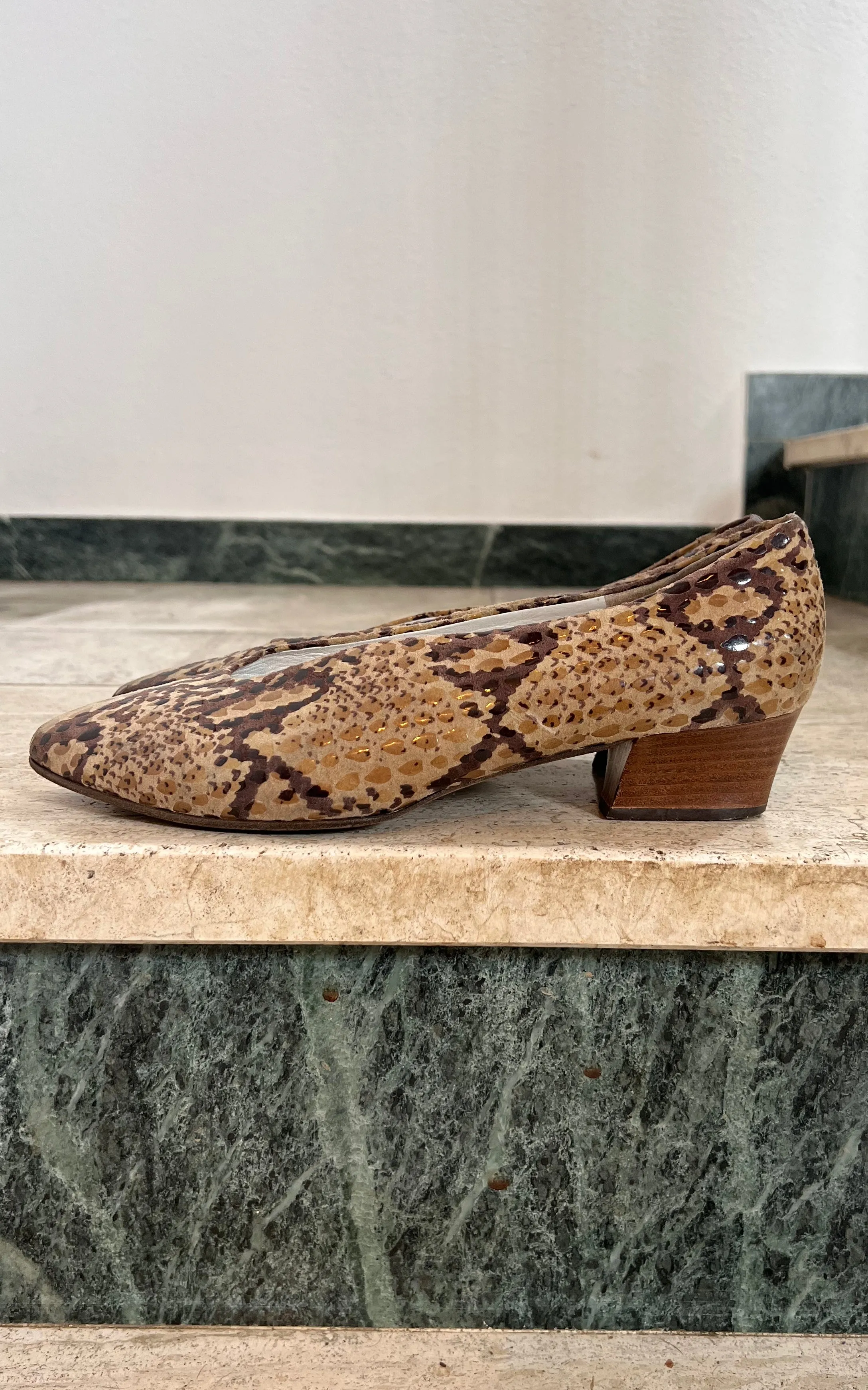 Vintage Gabor Snake Shoes 41