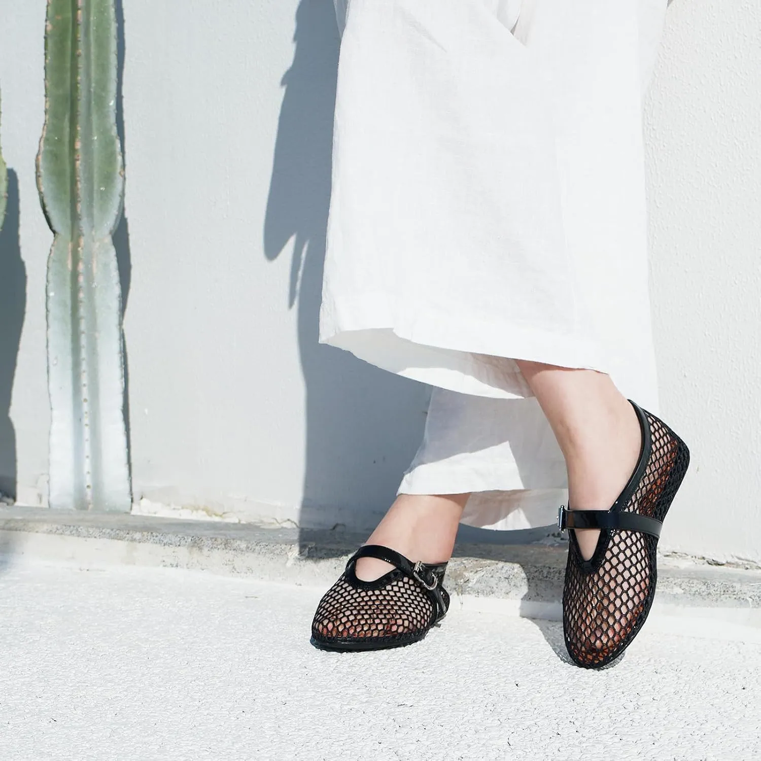 Women Mesh Flats Buckle Strap Round Toe Comfy Causal Ballet Flats Fashion Mary Jane Fishnet Ballerina Flat Shoes