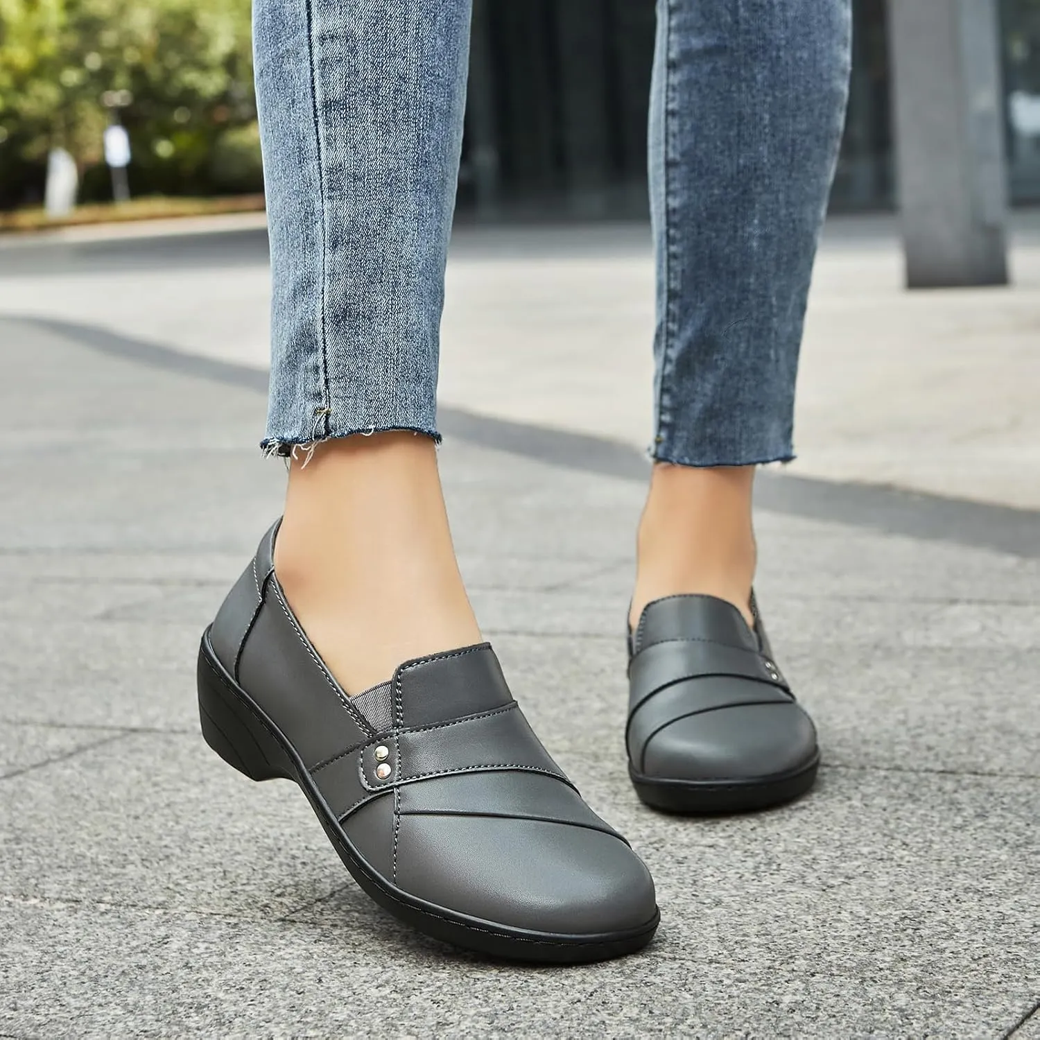 Women's Comfortable & Lightweight Leather Loafers Slip-Ons Stylish Business Casual Dress Shoes Work Office Everyday Walking Shoes for Women