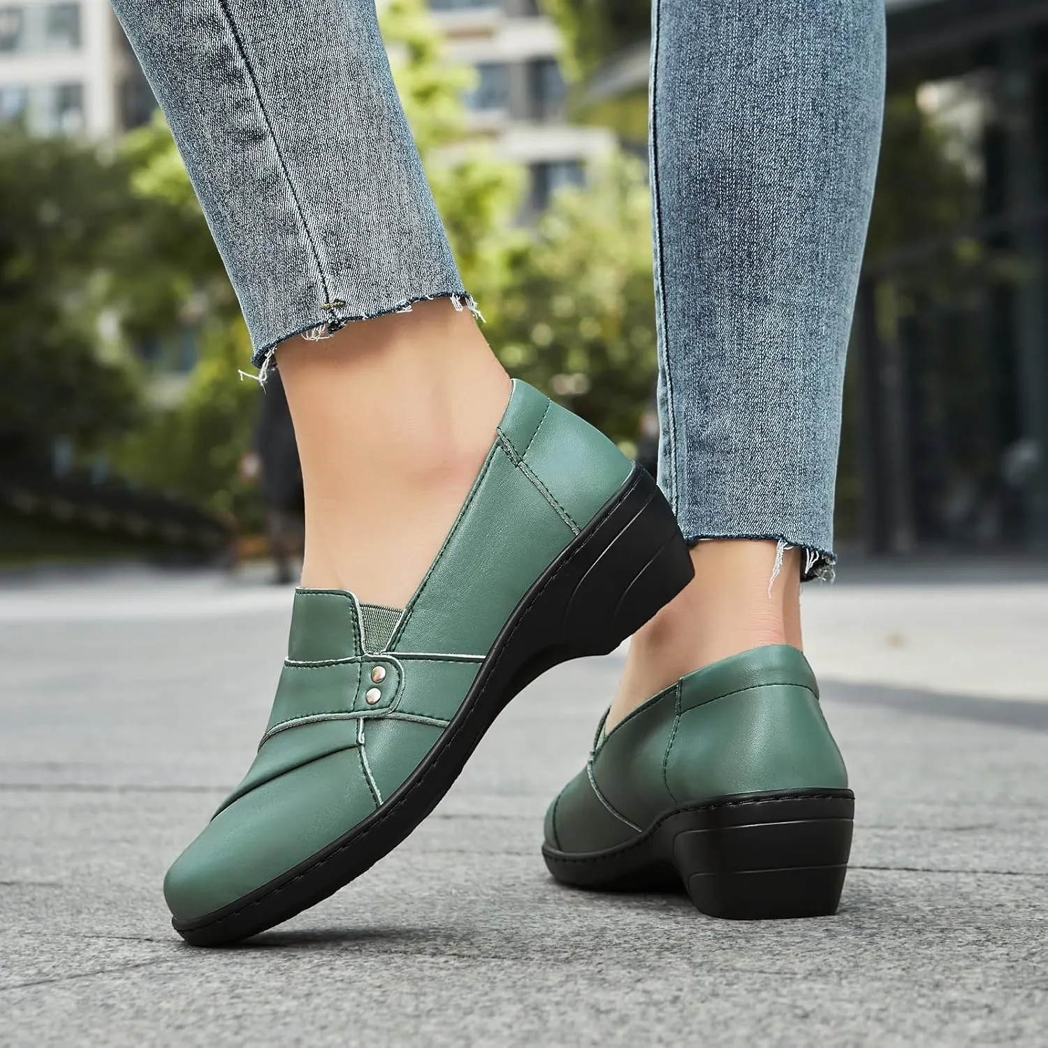 Women's Comfortable & Lightweight Leather Loafers Slip-Ons Stylish Business Casual Dress Shoes Work Office Everyday Walking Shoes for Women